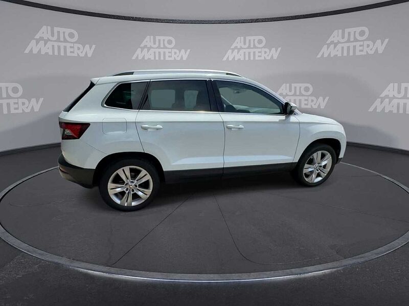 SKODA Karoq 2.0 TDI Style 4x4 DSG Leder Navi LED EURO6